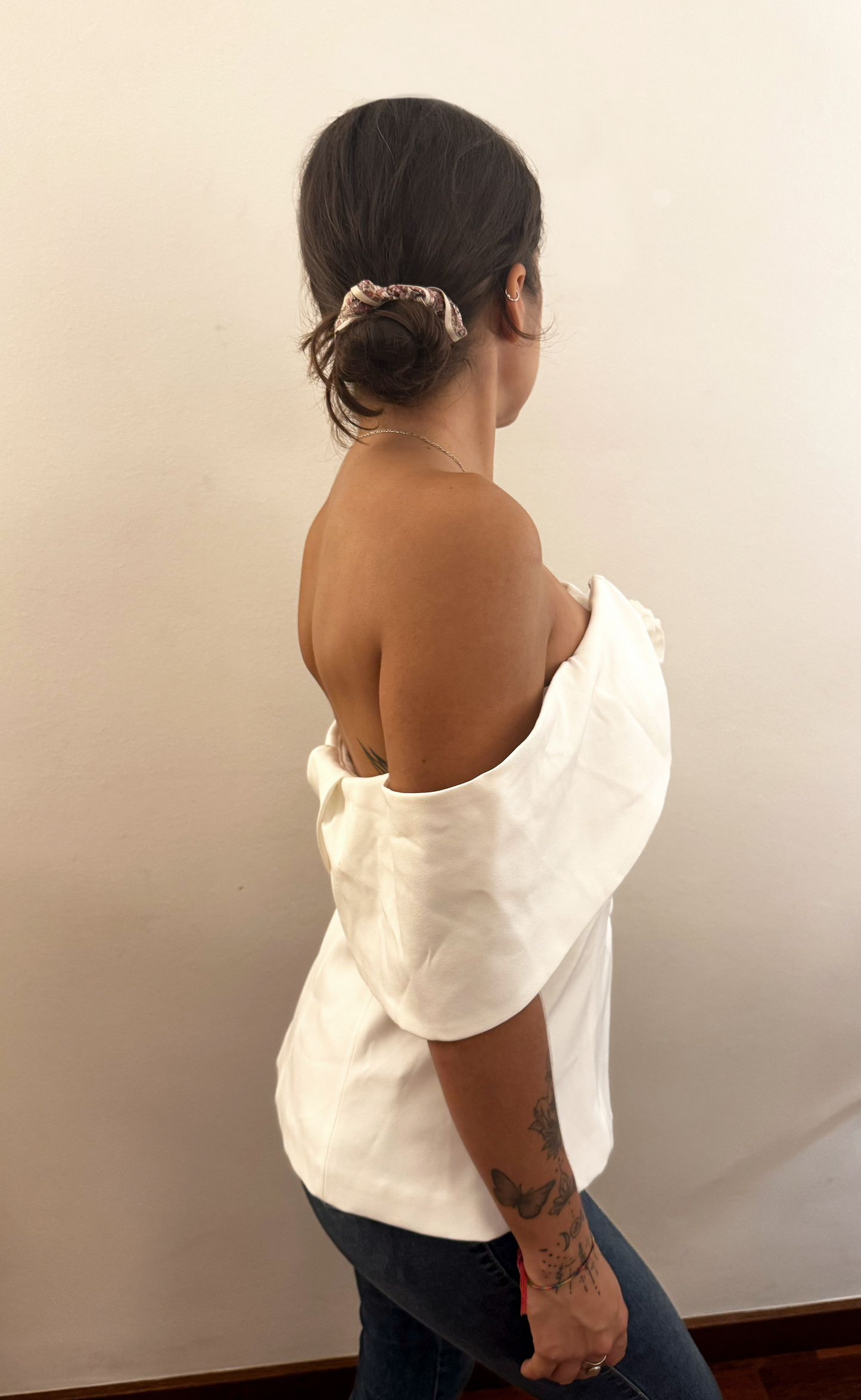 Top Rose Off Shoulder White