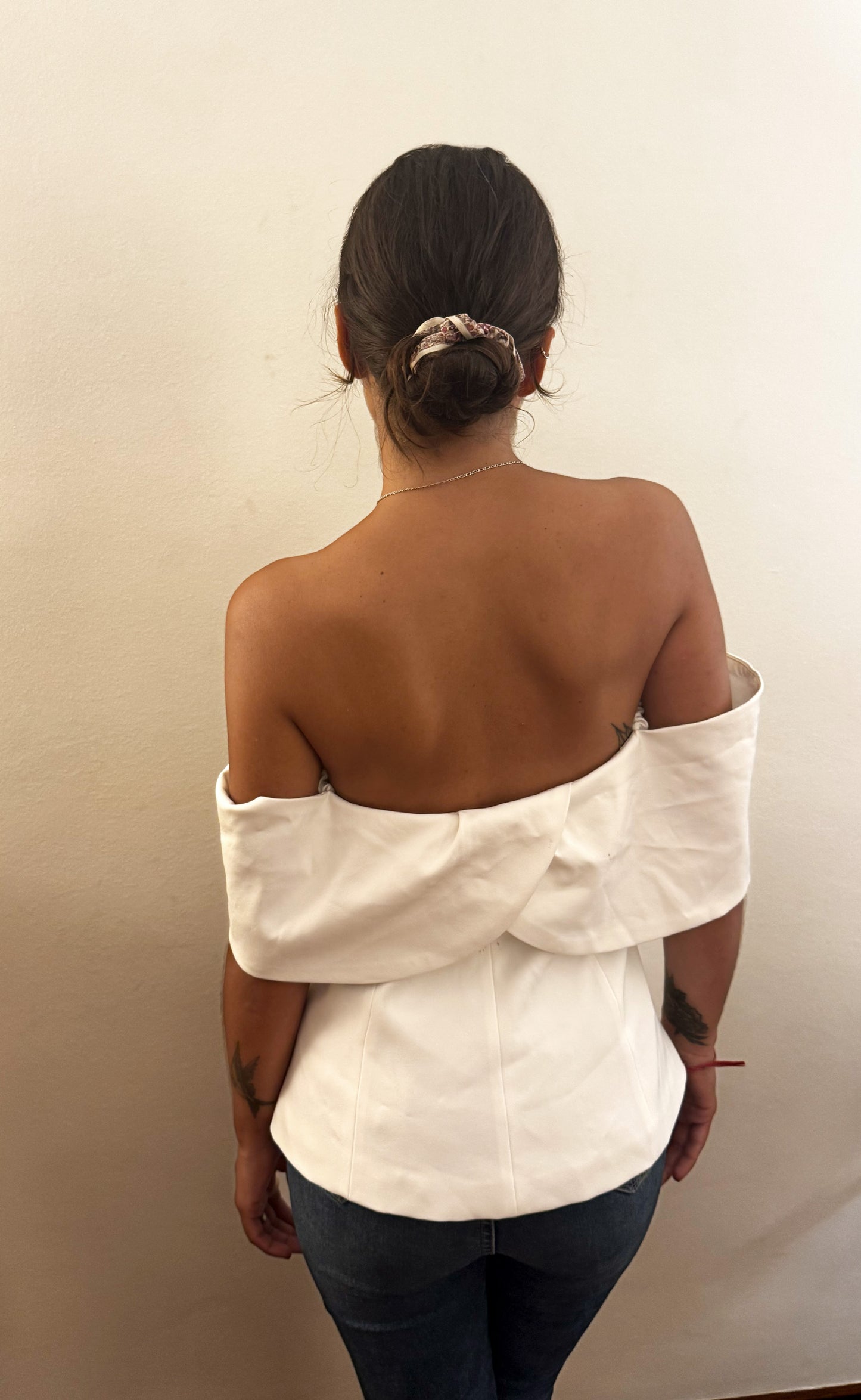 Top Rose Off Shoulder White
